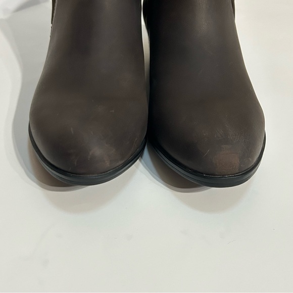 Clarks Ultimate Comfort Collection Brown Leather Ankle Boots - 8.5M - Picture 2 of 16